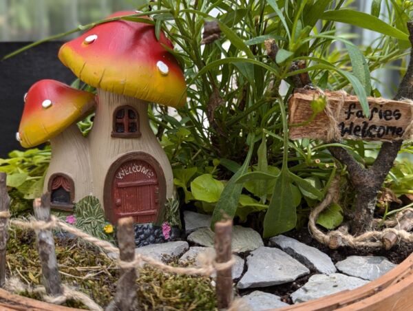 Red Mushroom Fairy House - Image 6